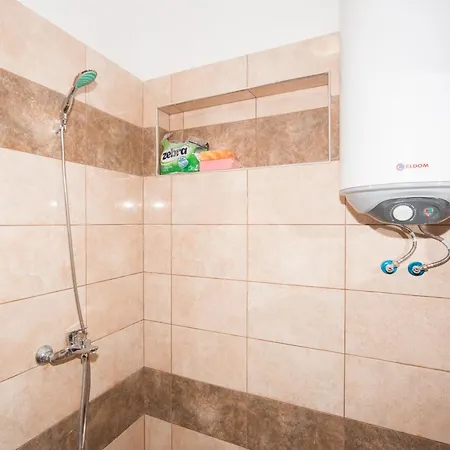 Large 2 Bedrooms Flat - Center - In Front Of The Apartment *