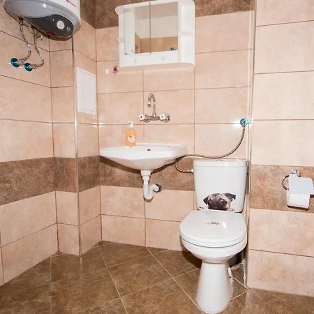 Large 2 Bedrooms Flat - Center - In Front Of The Apartment *
