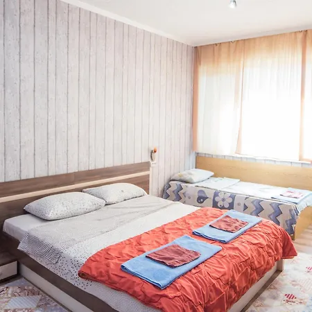 Large Private Flat With Extra Beds - Center - In Front Of The Апартамент *